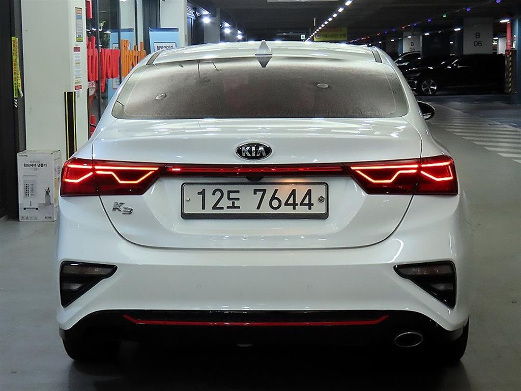 KIA K3 - Vista 5