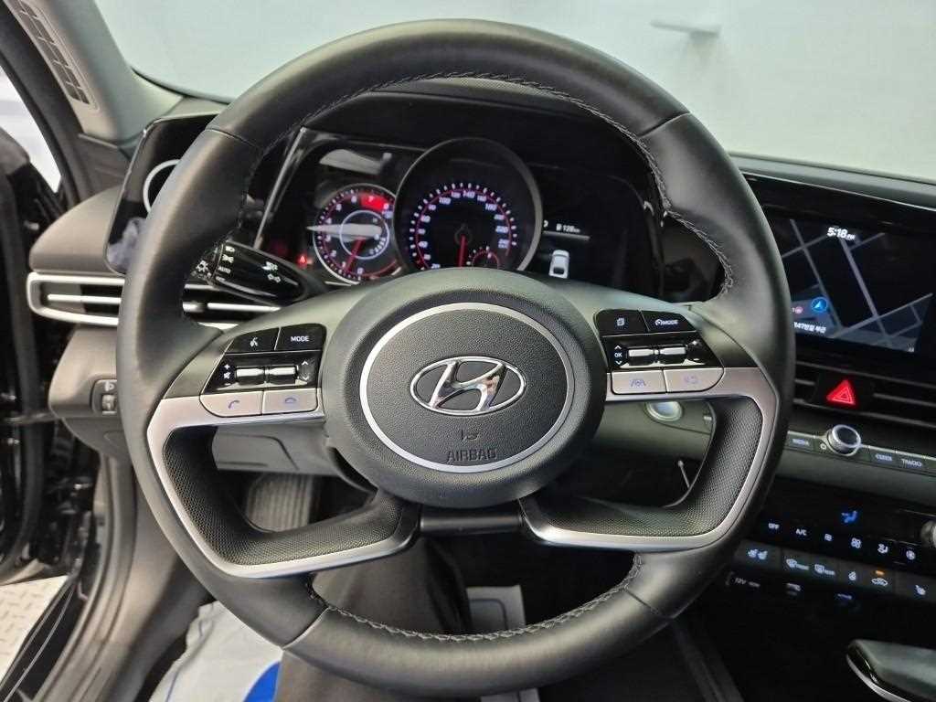 HYUNDAI Avante - Vista 9