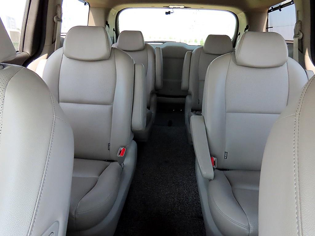KIA Carnival - Vista 7
