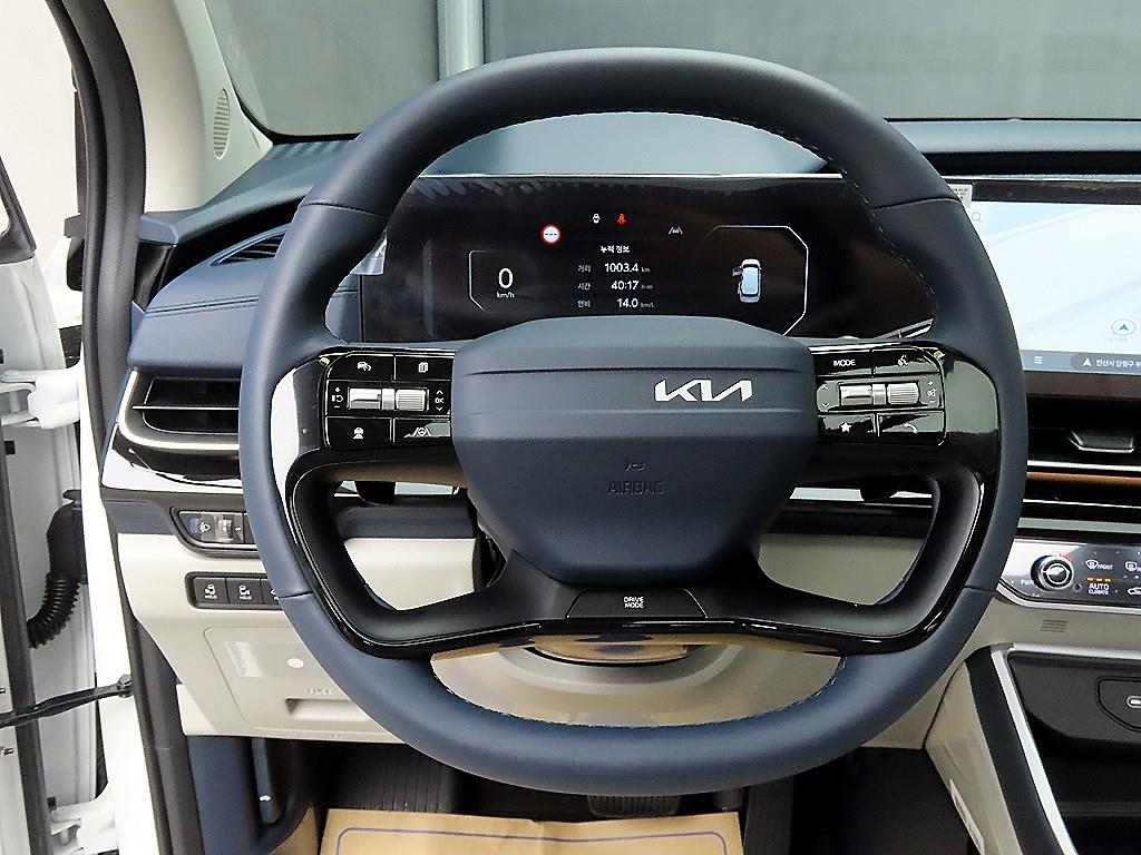 KIA Carnival - Vista 9