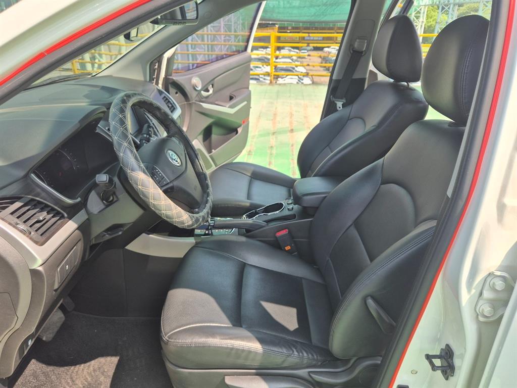 Ssangyong Korando - Vista 6