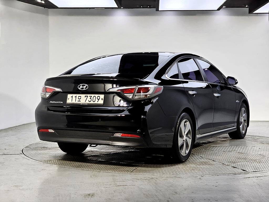 HYUNDAI Sonata - Vista 4