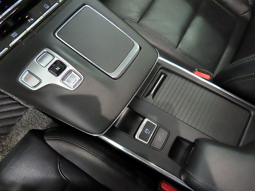 HYUNDAI Grandeur - Vista 10