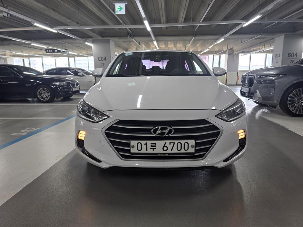 HYUNDAI Avante 2018 Blanco - Importación desde Corea - HF Imports Iquique - Foto 1