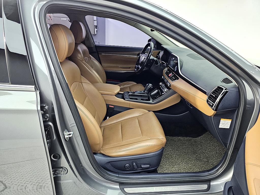 HYUNDAI Grandeur - Vista 11