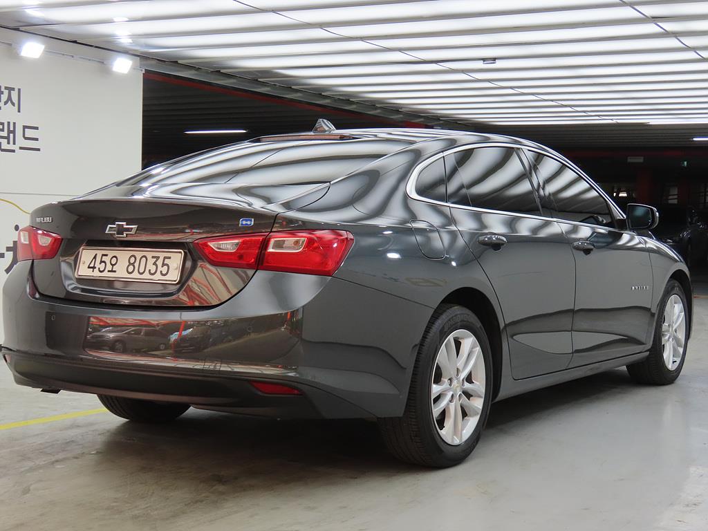 Chevrolet Malibu - Vista 3