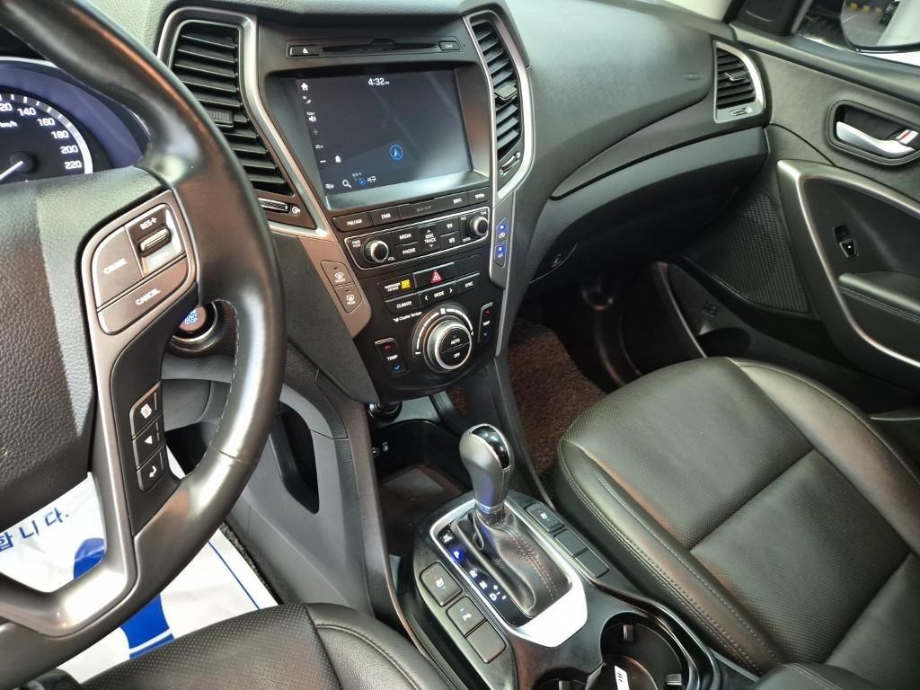 HYUNDAI Santa Fe - Vista 10