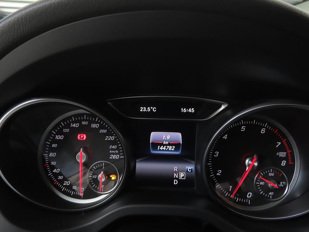 Mercedes Benz GLA Class - Vista 9