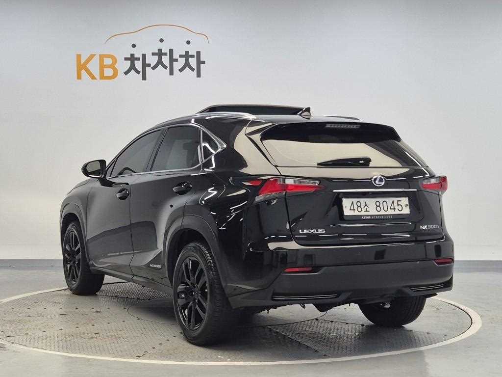 Lexus NX - Vista 2