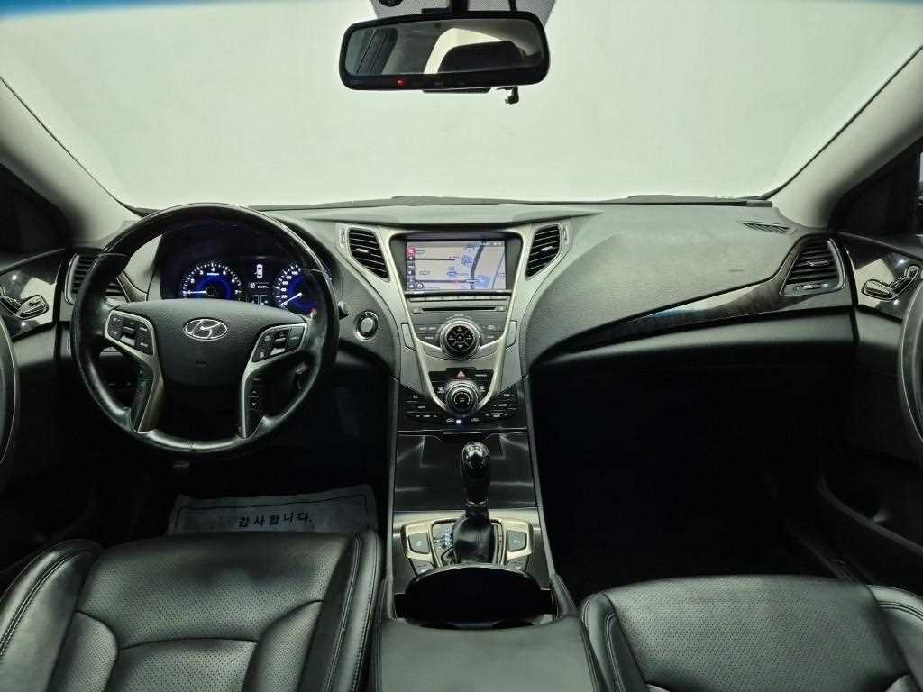 HYUNDAI Grandeur - Vista 7