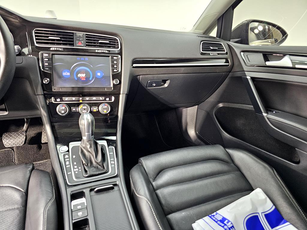 Volkswagen Golf - Vista 10