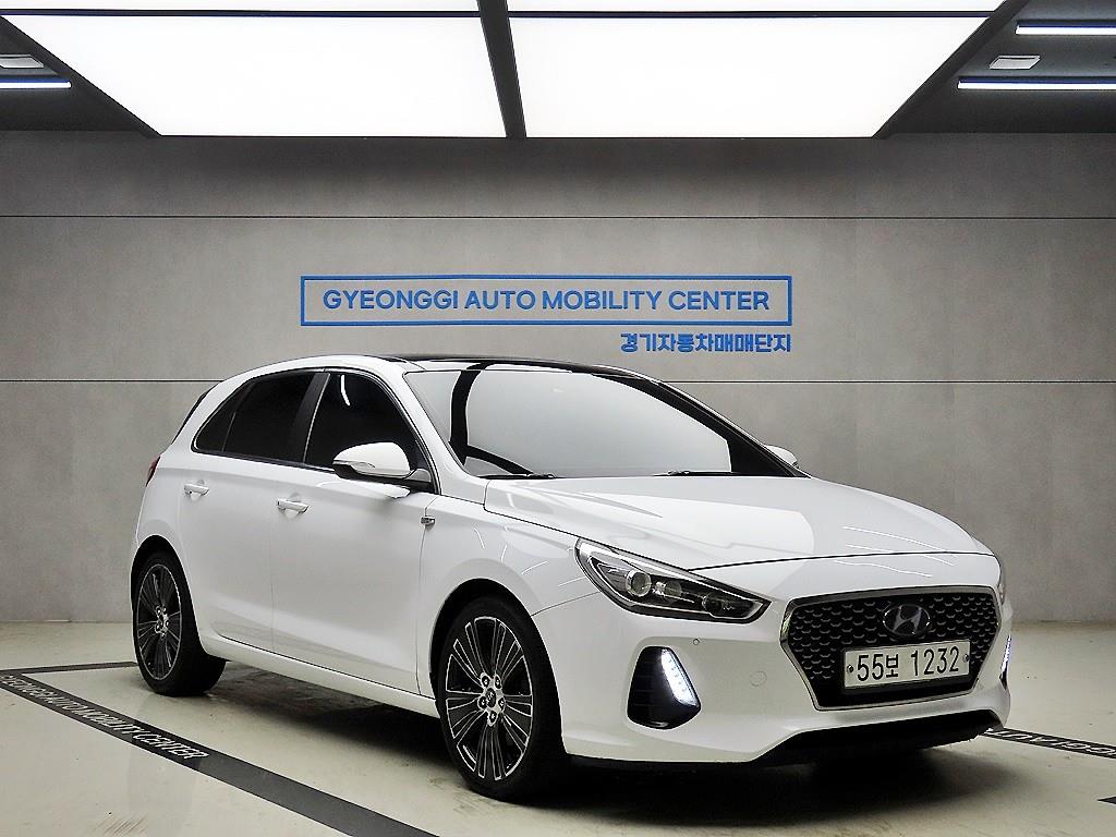 HYUNDAI i30 2018 Blanco - Importación desde Corea - HF Imports Iquique - Foto 1
