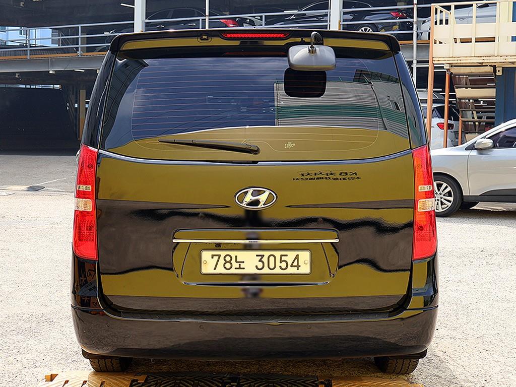 HYUNDAI Starex - Vista 3