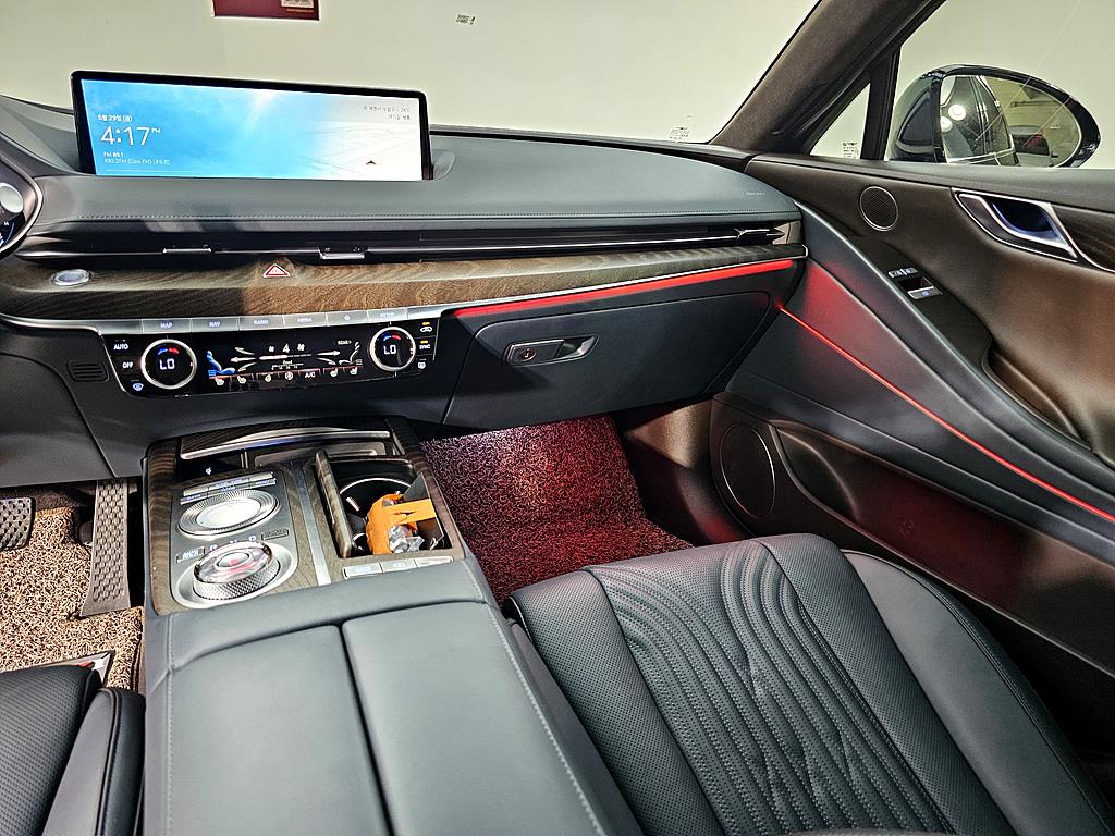 Genesis G80 - Vista 10