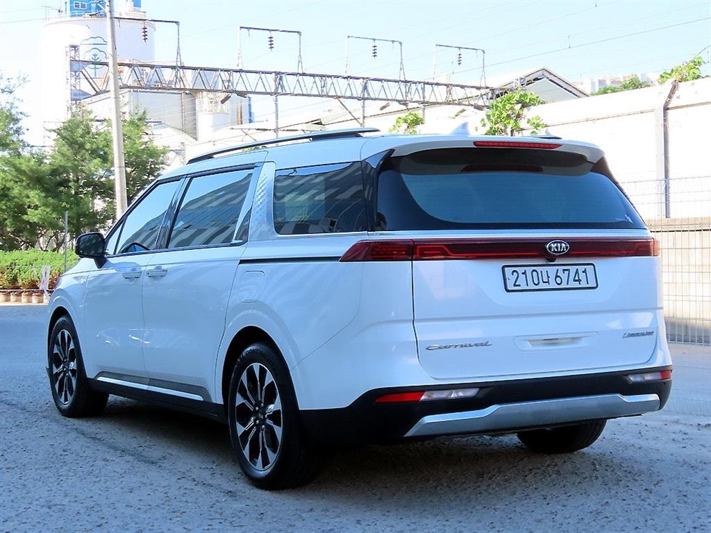 KIA Carnival - Vista 3