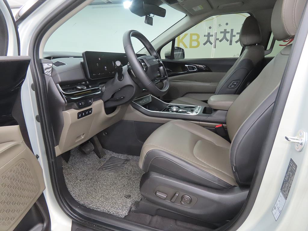 KIA Carnival - Vista 5