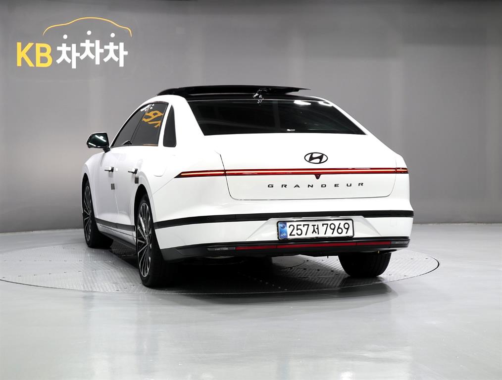 HYUNDAI Grandeur - Vista 4