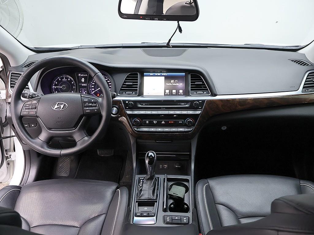 HYUNDAI Aslan - Vista 9