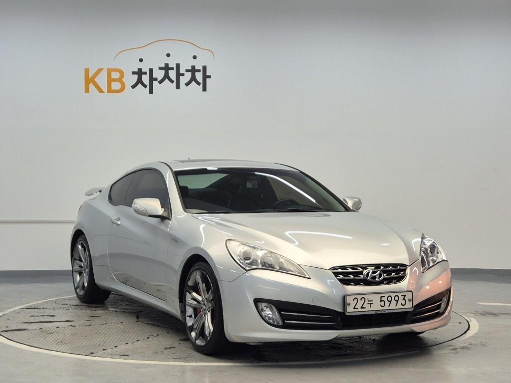 HYUNDAI Genesis - Vista 4