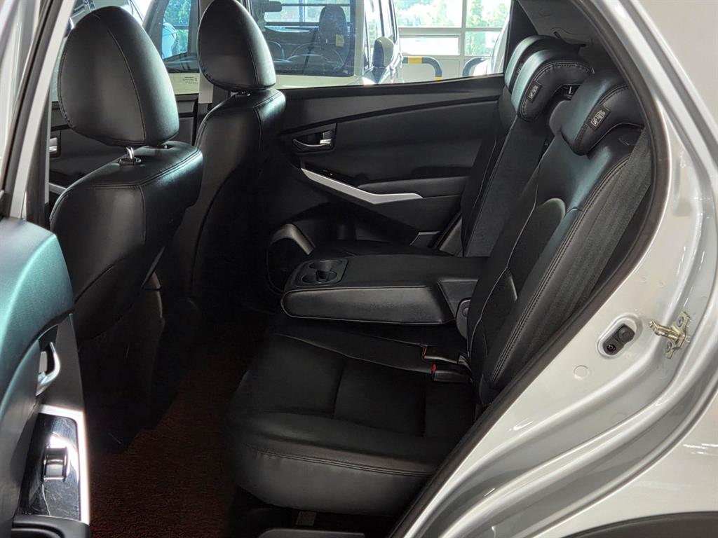 Ssangyong Korando - Vista 11