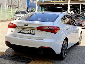 KIA K3 - Vista 8