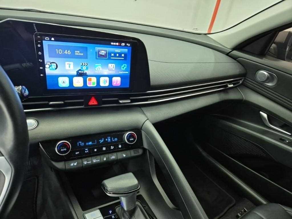HYUNDAI Avante - Vista 10