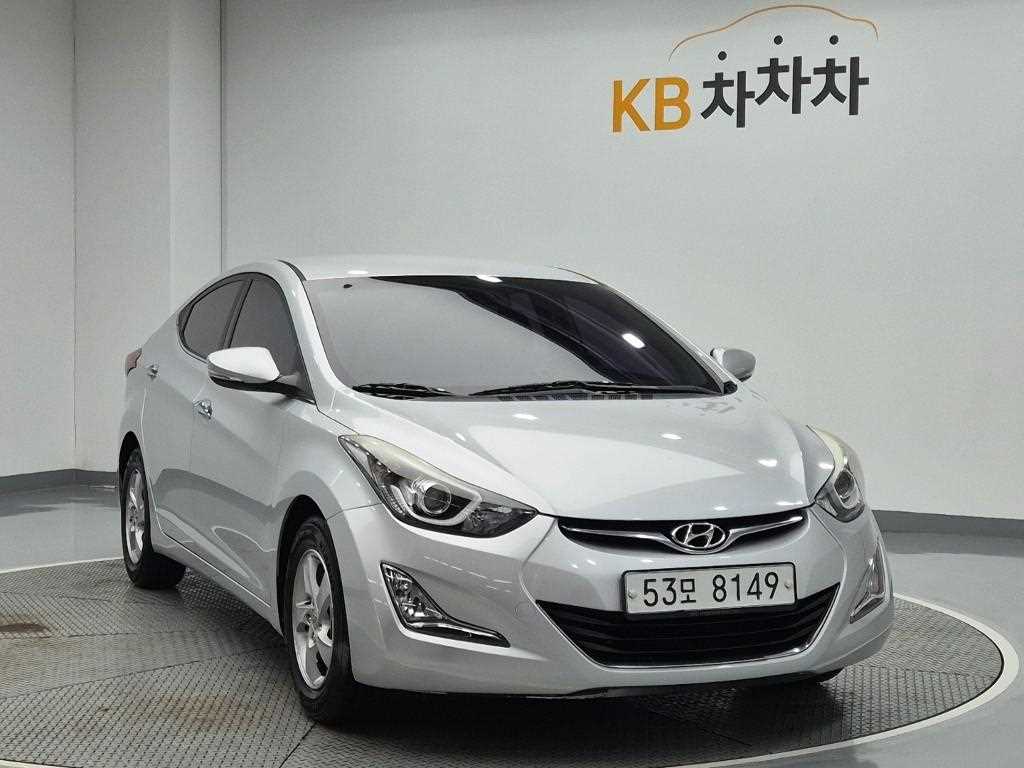 HYUNDAI Avante - Vista 4
