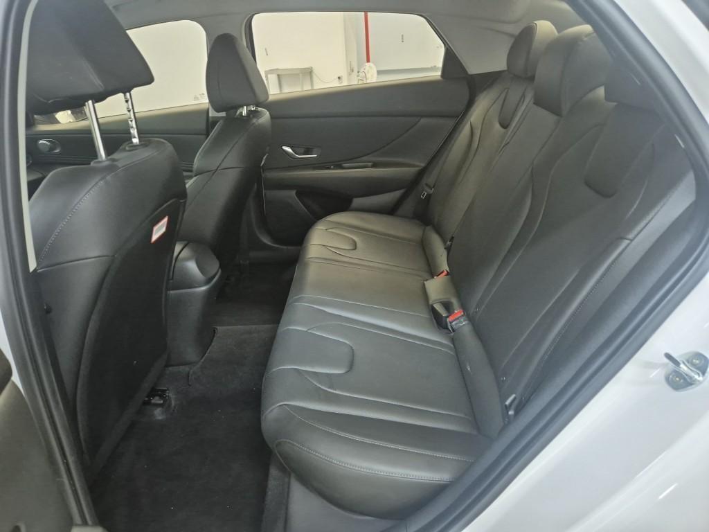 HYUNDAI Avante - Vista 12