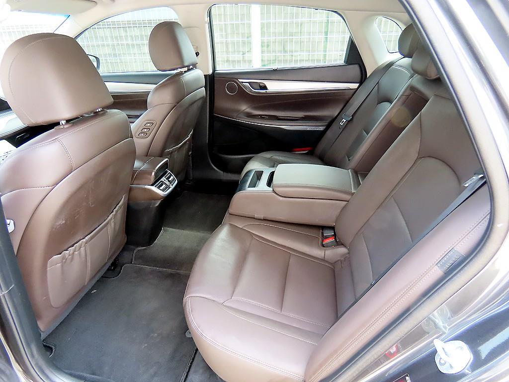 HYUNDAI Grandeur - Vista 6
