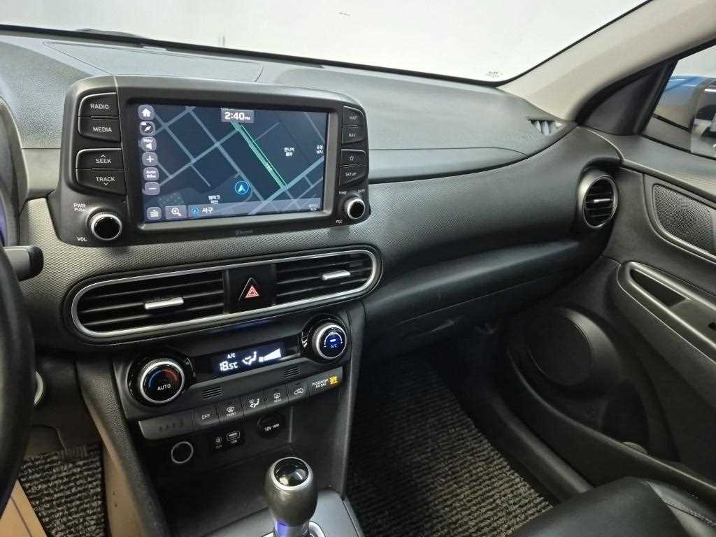 HYUNDAI Kona - Vista 10