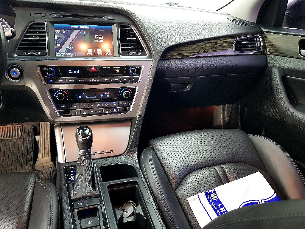HYUNDAI Sonata - Vista 10