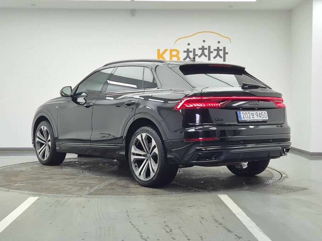Audi Q8 - Vista 3