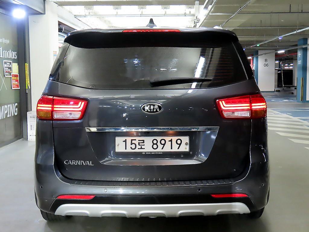 KIA Carnival - Vista 5