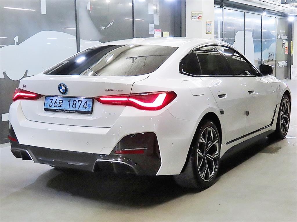 BMW i4 - Vista 4