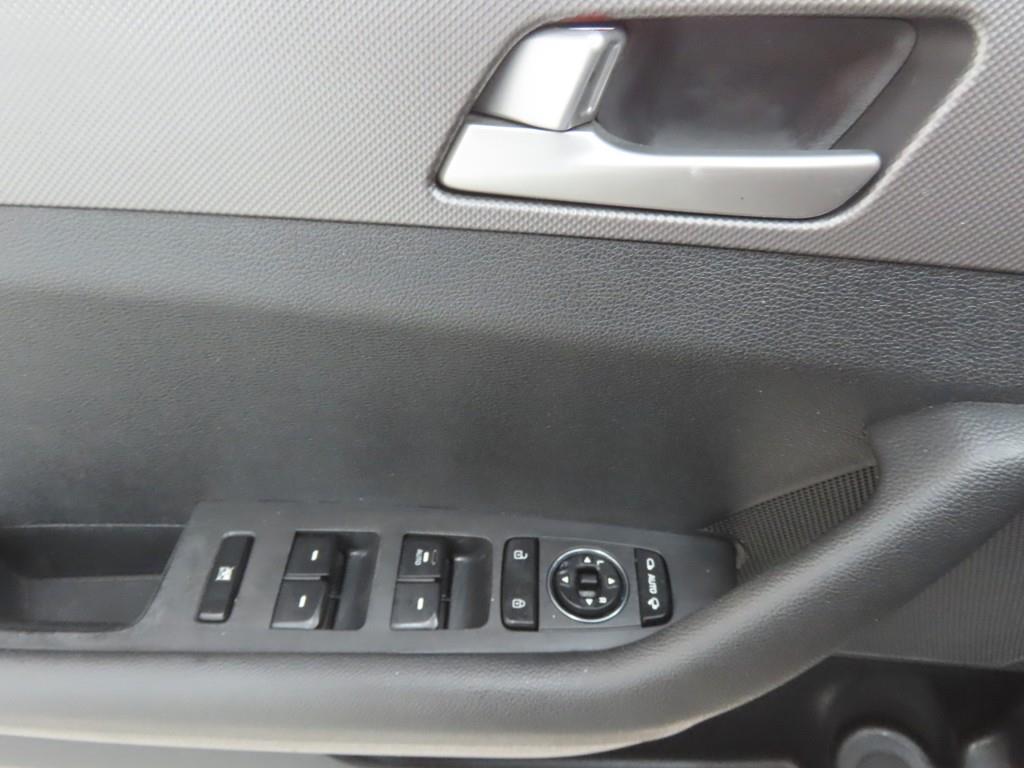 HYUNDAI Sonata - Vista 9