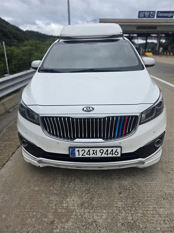 KIA Carnival 2016 Blanco - Importación desde Corea - HF Imports Iquique - Foto 1