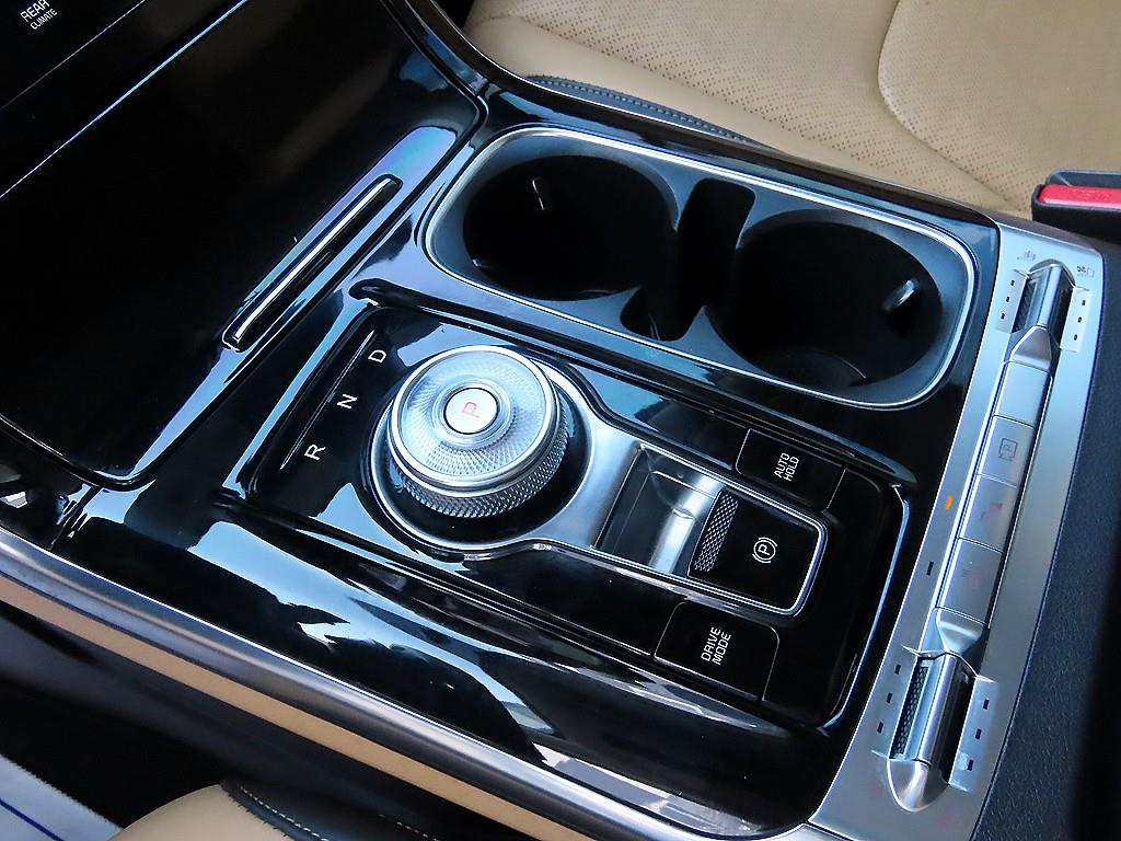 KIA Carnival - Vista 10