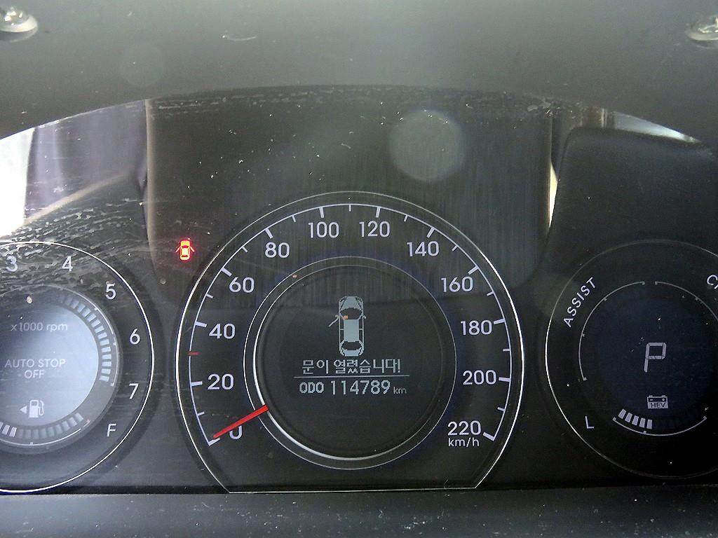 HYUNDAI Avante - Vista 10