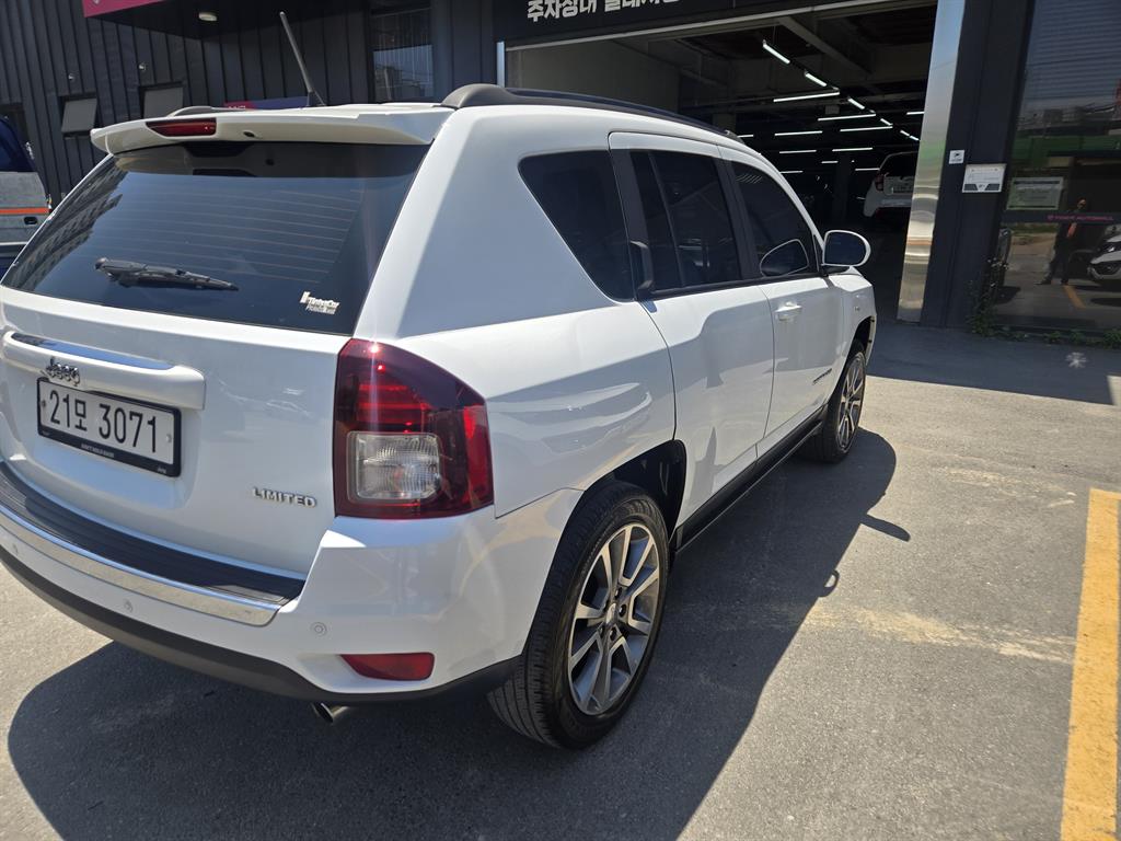 Jeep Compass - Vista 4