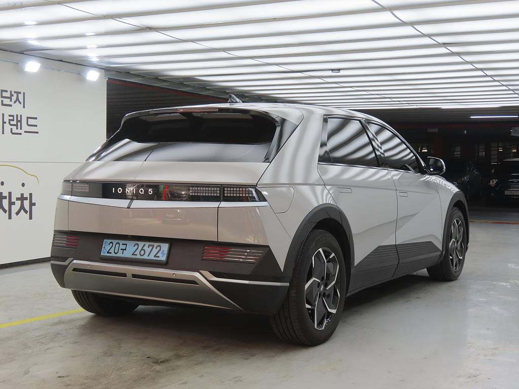 HYUNDAI Ioniq 5 - Vista 4