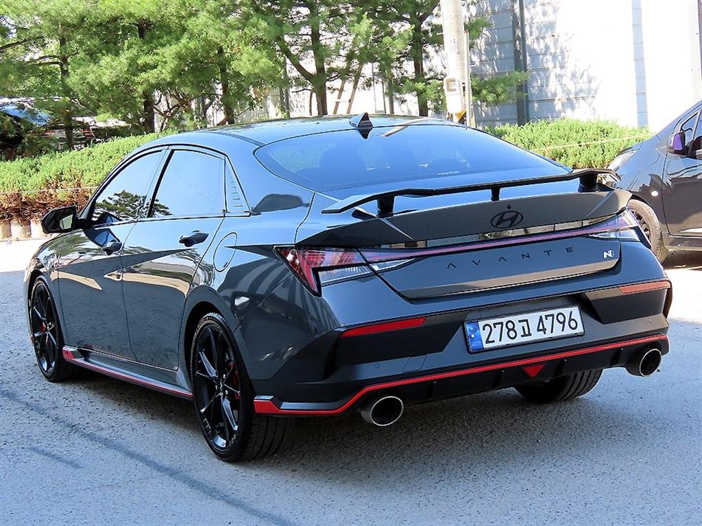 HYUNDAI Avante - Vista 3