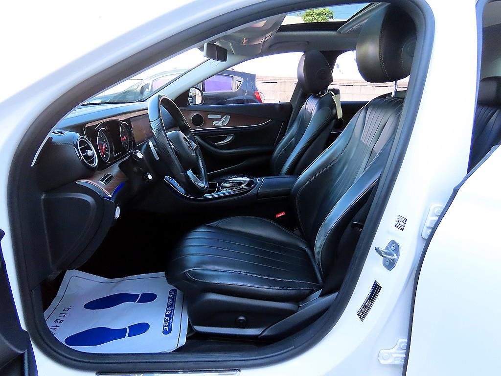 Mercedes Benz E class - Vista 5