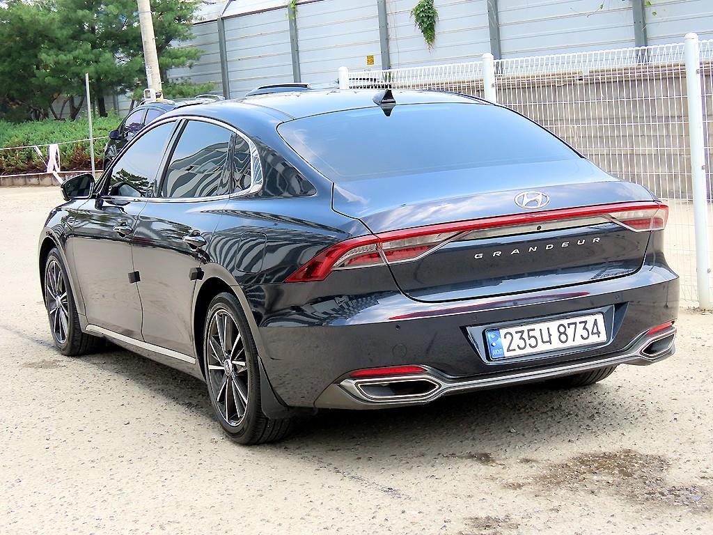 HYUNDAI Grandeur - Vista 3