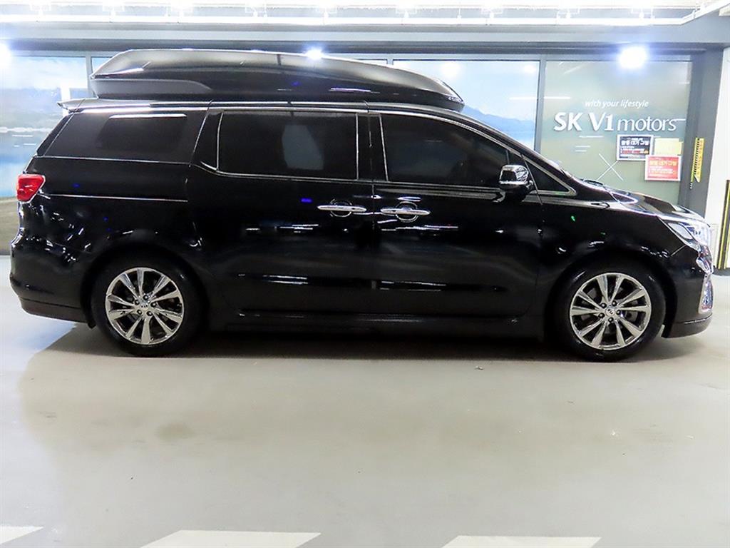 KIA Carnival - Vista 3