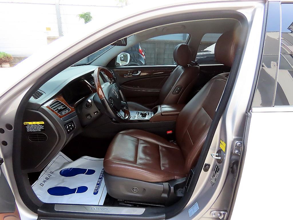 HYUNDAI Equus - Vista 5