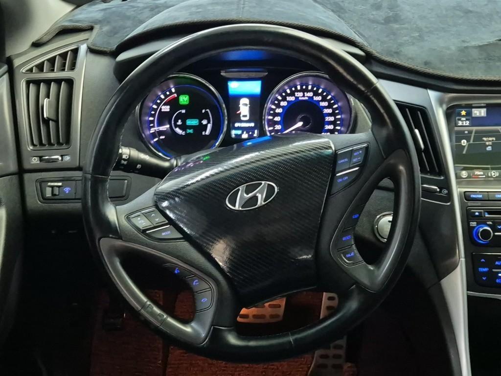 HYUNDAI Sonata - Vista 9