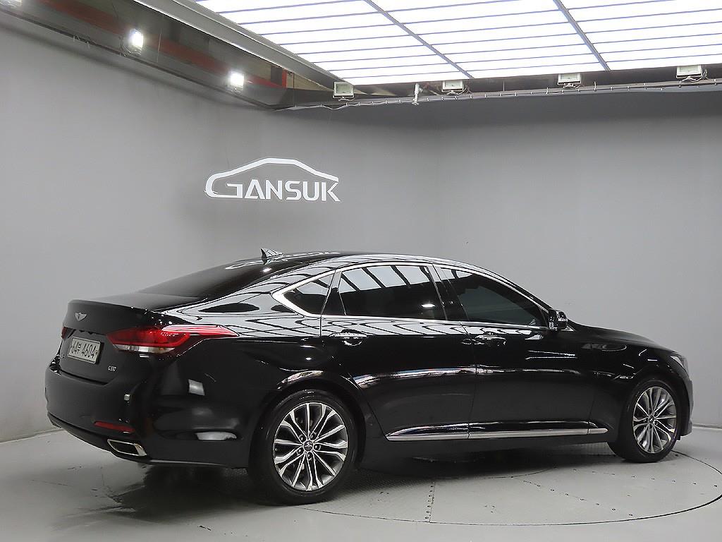 HYUNDAI Genesis - Vista 7