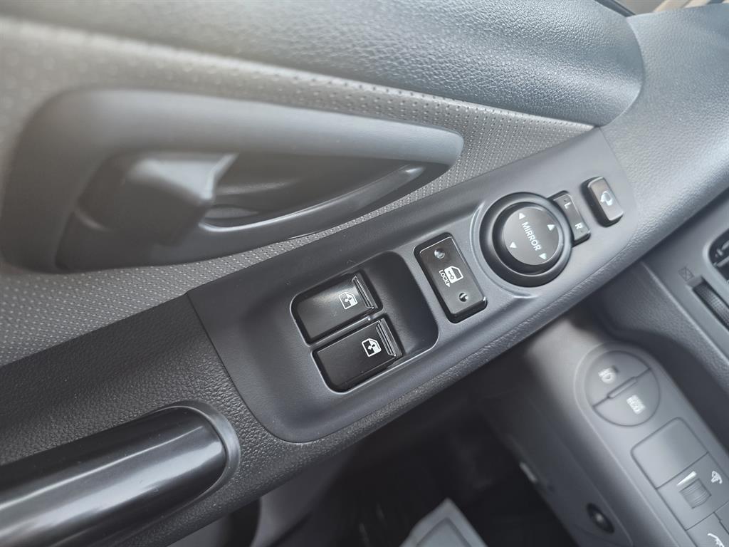 HYUNDAI Starex - Vista 12