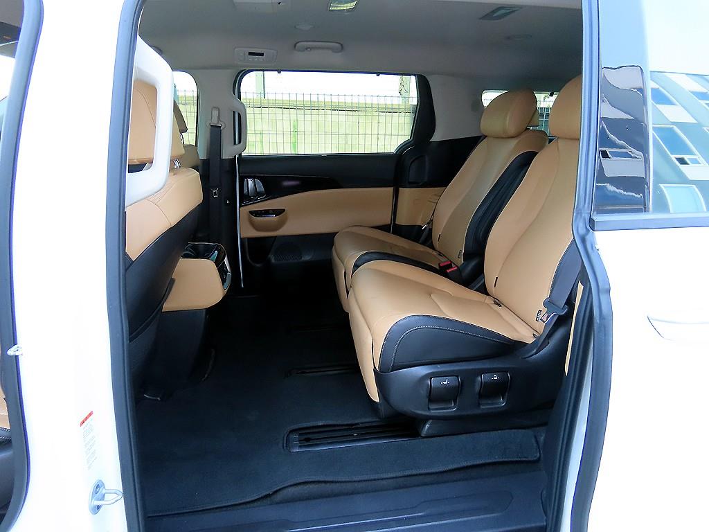 KIA Carnival - Vista 6