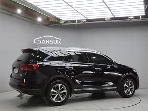 KIA Sorento - Vista 8